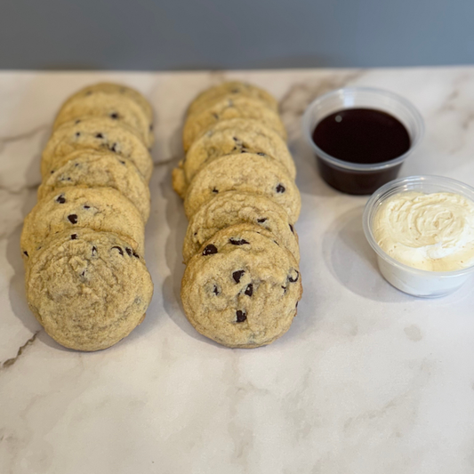 Dipping Box: Mini Chocolate Chip Cookies & Dips