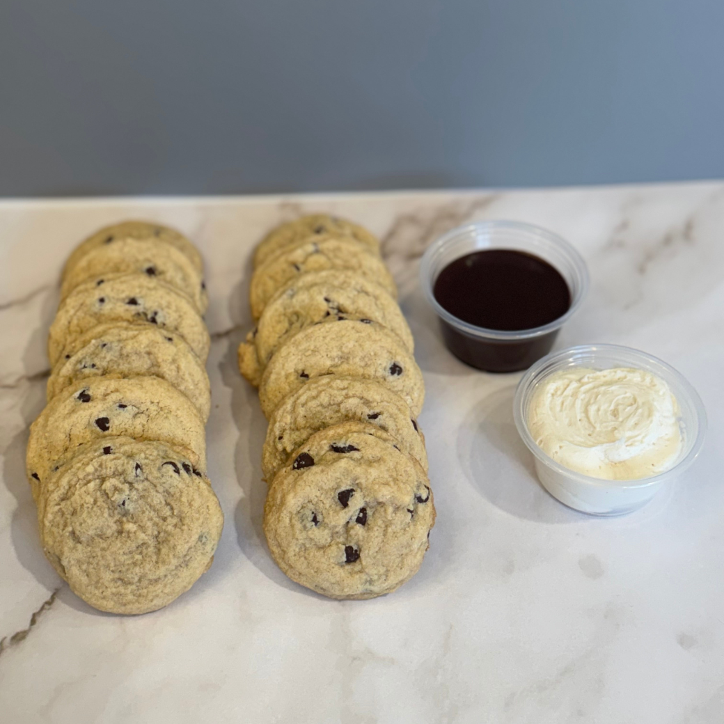 Dipping Box: Mini Chocolate Chip Cookies & Dips